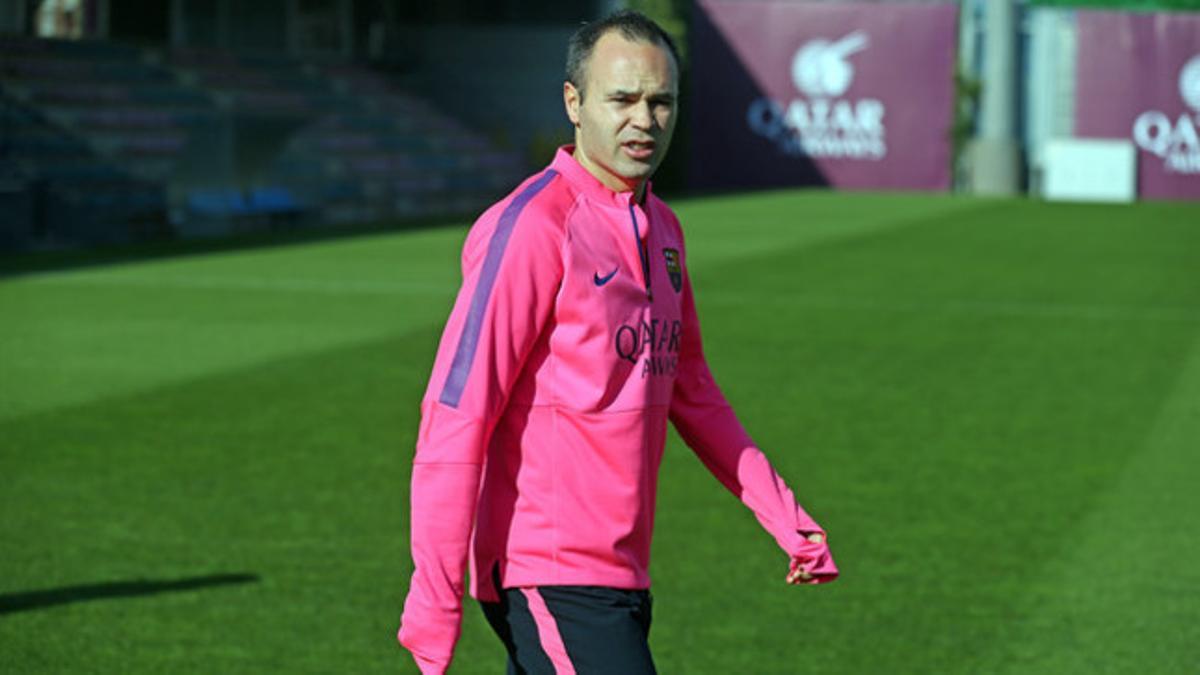 Andrés Iniesta, durante el entrenamiento en la ciudad deportiva