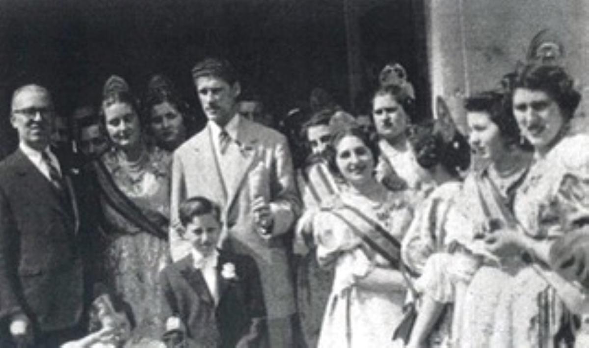 Membres de la falla Plaça Marqués de la Calçada i de la JLF a l'any 1945.
