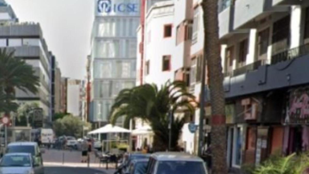 Calle José Franchy Roca, en Las Palmas de Gran Canaria, donde se ubica la discoteca en la que se produjo un robo violento en la madrugada de este sábado