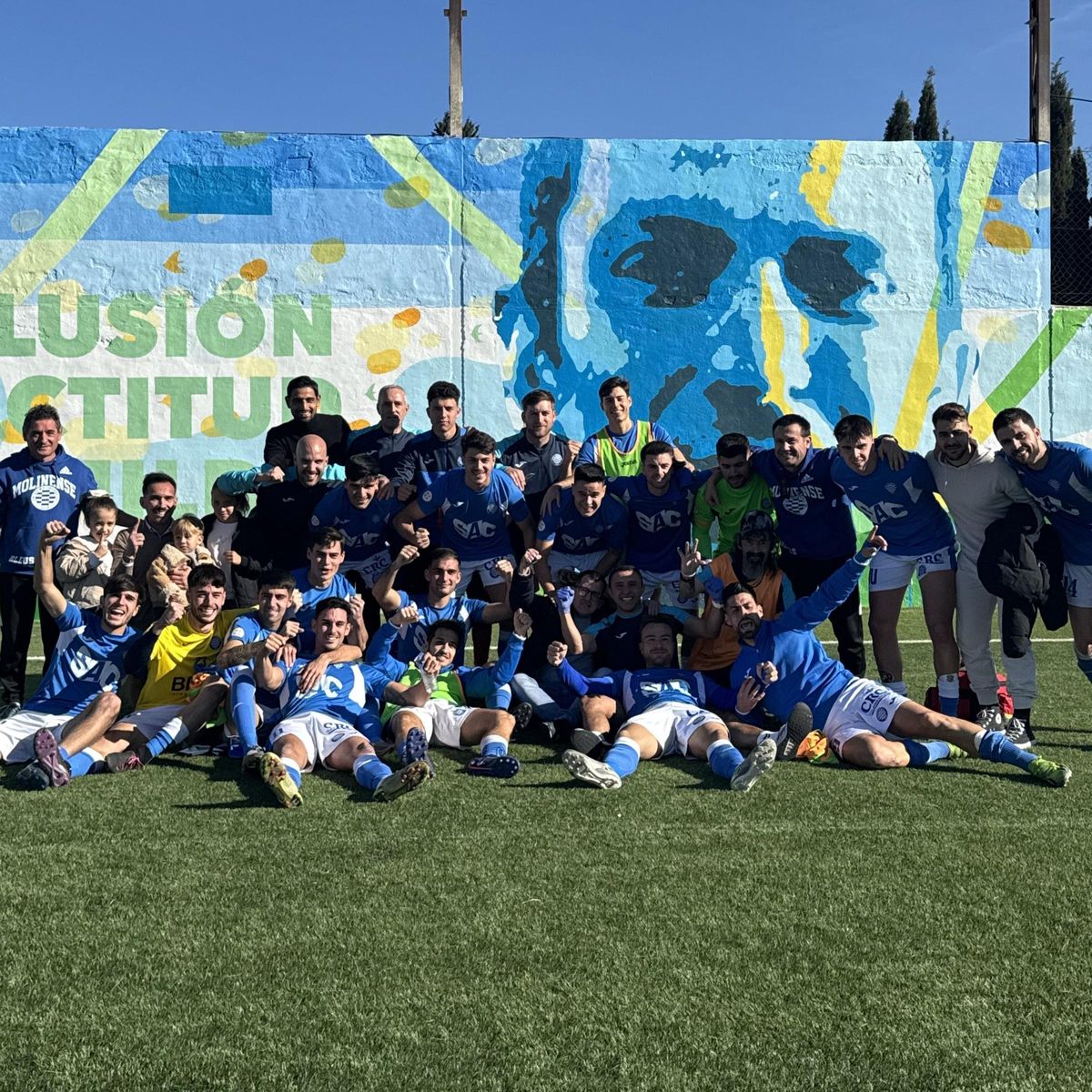 El Molinense celebra el liderato