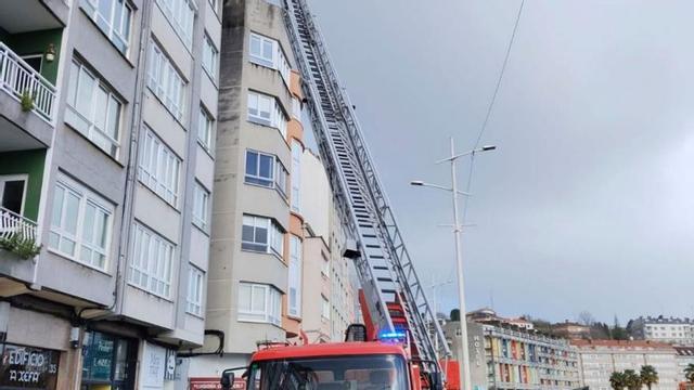 Susto por la caída de parte del tejado de un edificio  | LOC