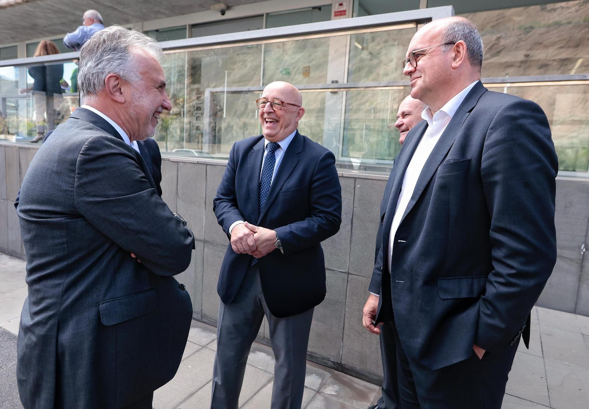 Visita del ministro Ángel Víctor Torres al Puerto de Santa Cruz