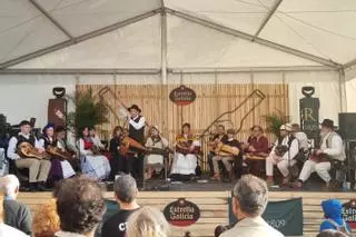 Nigrán énchese de música tradicional para cantar as letras