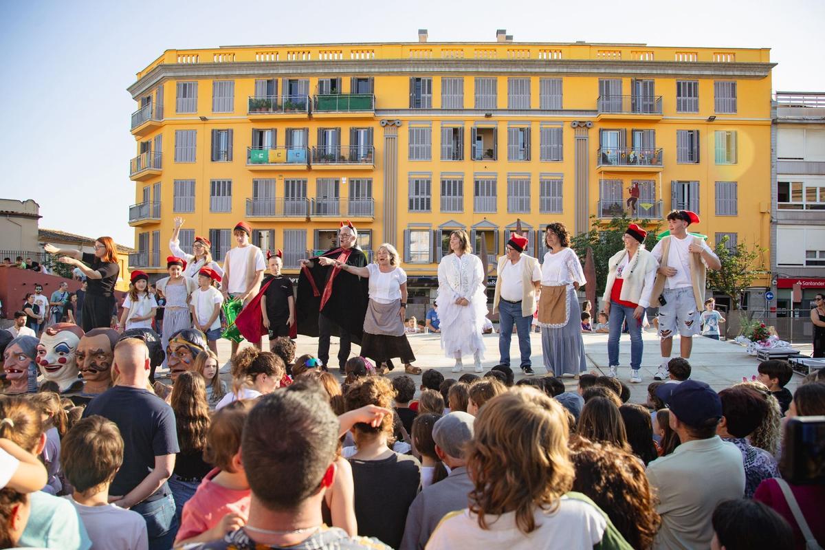 Pregó teatralitzat a càrrec del Casal Parroquial Llagosterenc.