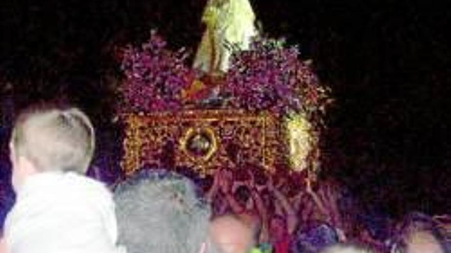 La Virgen de las Cruces está en la iglesia de Santiago hasta el día 12