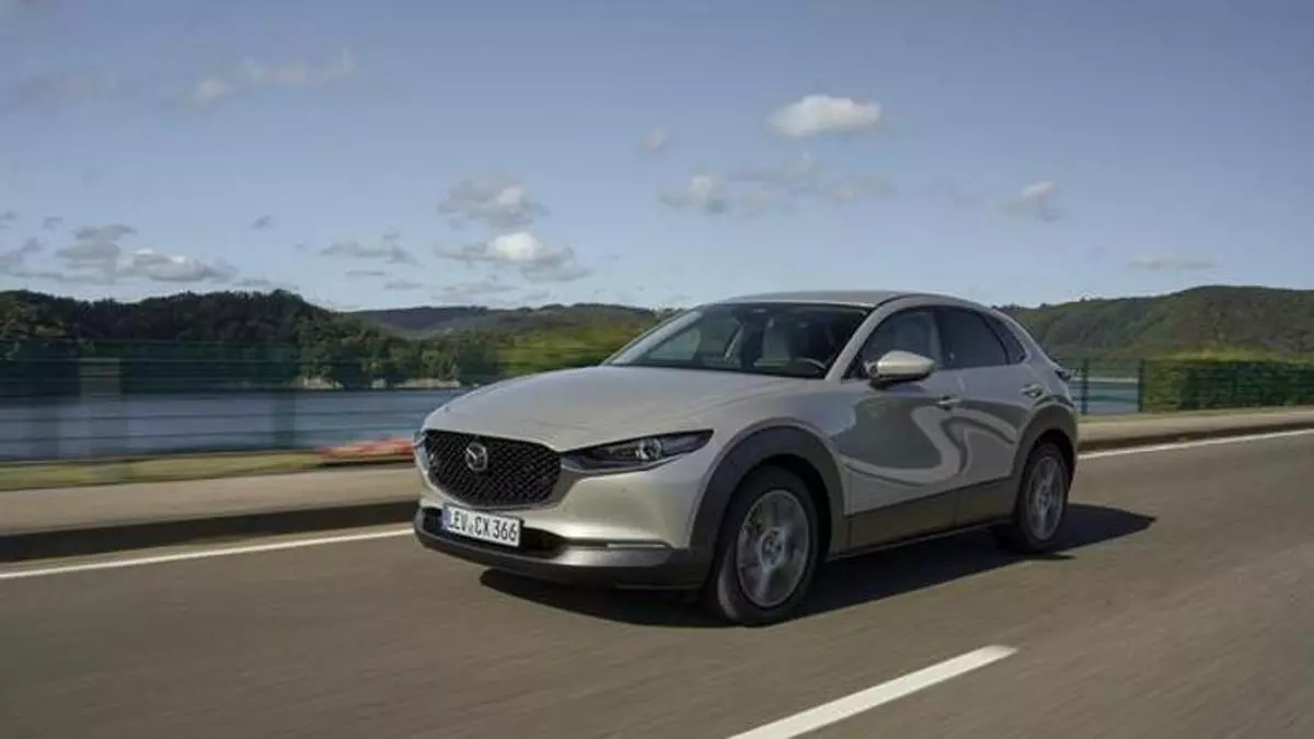Mazda actualiza el CX-30 en seguridad, diseño y oferta de equipamiento