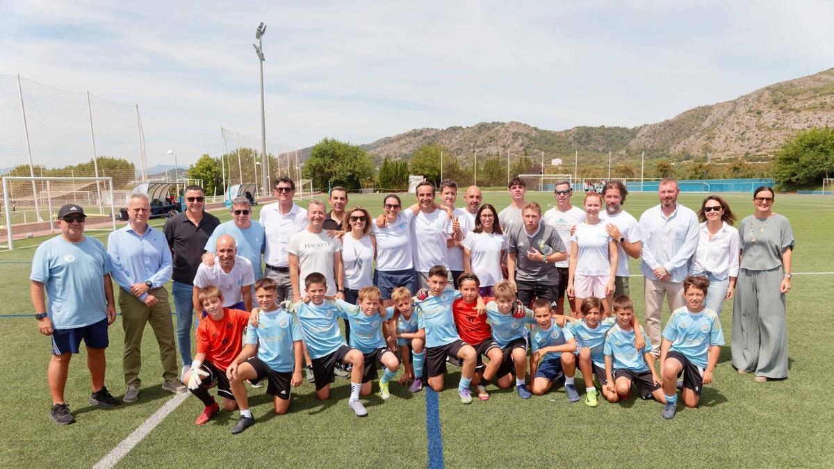 Foto de familia del Club de Fútbol Fomento Castellón.
