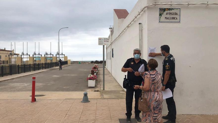 Un vertido de aguas fecales cierra al baño las playas de Castellón