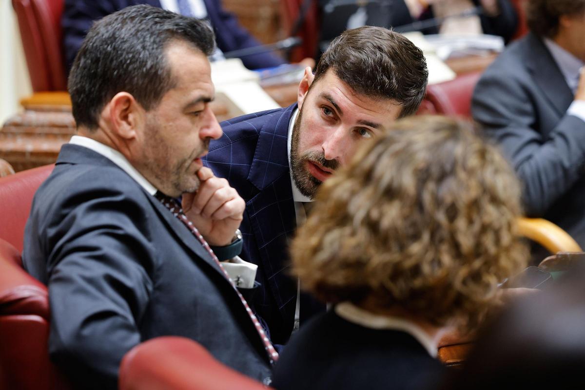 Rubén Martínez Alpañez (i) y José Ángel Antelo, de Vox.