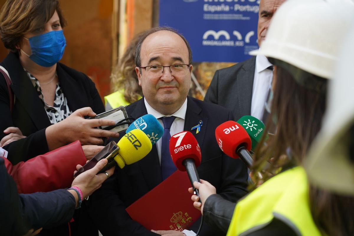 El TC creu que el Parlament va vulnerar els drets d’Iceta al vetar-lo com a senador El TC creu que el Parlament va vulnerar els drets d’Iceta al vetar-lo com a senador
