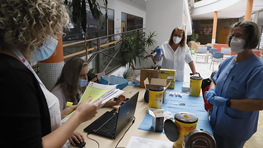 Los casos de covid en residencias de Córdoba bajan a solo 15 en las dos últimas semanas