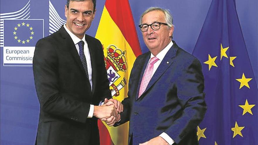 Sánchez se alinea con Alemania y Francia en su debut en el Consejo