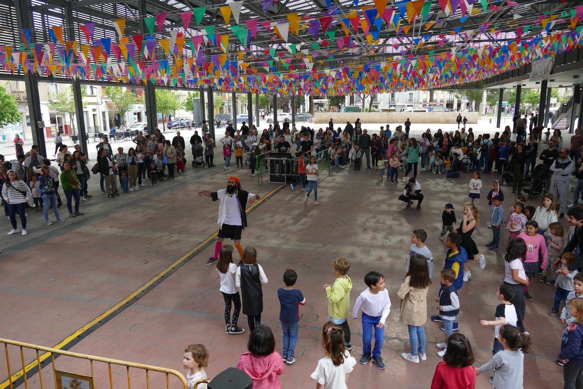 El grup Sardines en Llauna anima la mainada a Figueres