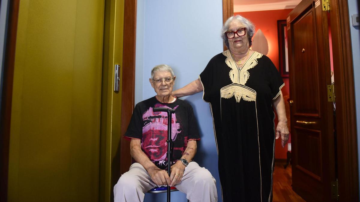 Tatiana de Jorge (84 años), encerrada en su piso de A Coruña con su marido por el cierre de su ascensor: "Llevamos un mes así y no veo la salida"