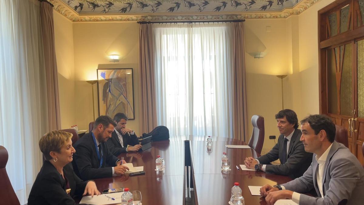 Reunión de la cúpula de Anffecc con la consellera de Industria en Castelló.