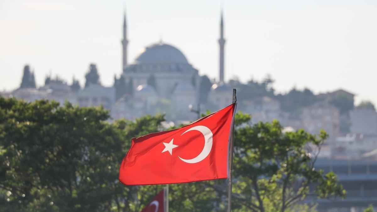 Varios muertos y heridos en un tiroteo frente al consulado de Israel en Estambul