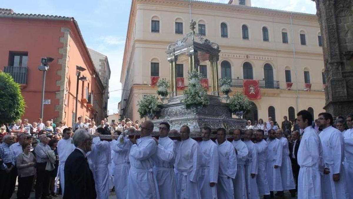 El obispo de Plasencia presidirá la procesión del Corpus, este domingo.