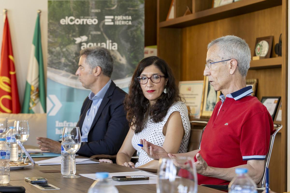 La mesa redonda patrocinada por Aqualia, "Infraestructuras hídricas y prevención: el reto ante fenómenos extremos en la provincia de Sevilla" en imágenes