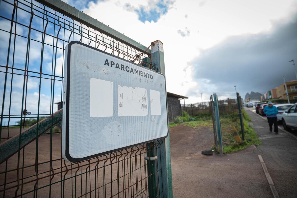 Aparcamiento de la Punta del Hidalgo, que pasará a tener acceso limitado