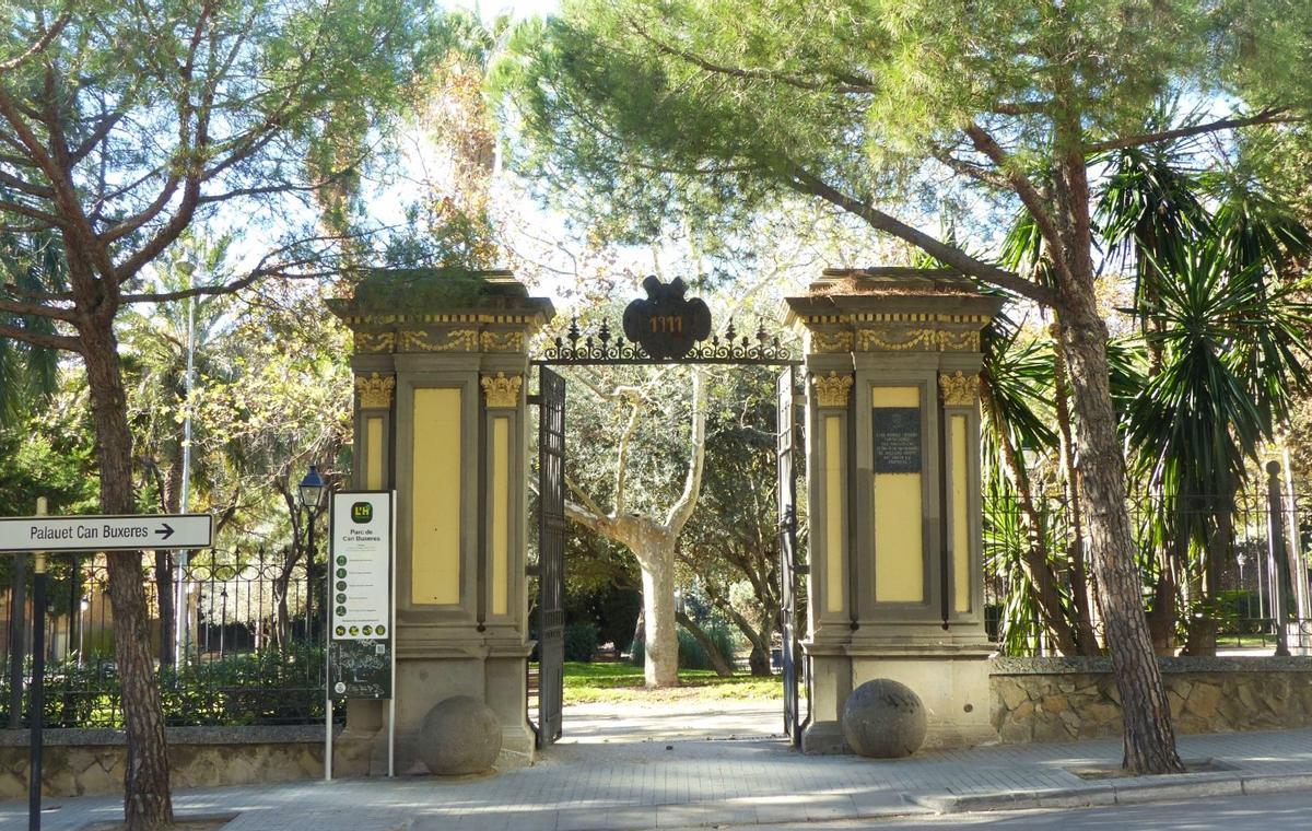 Entrada del parque de Can Buxeres, en L'Hospitalet de Llobregat.
