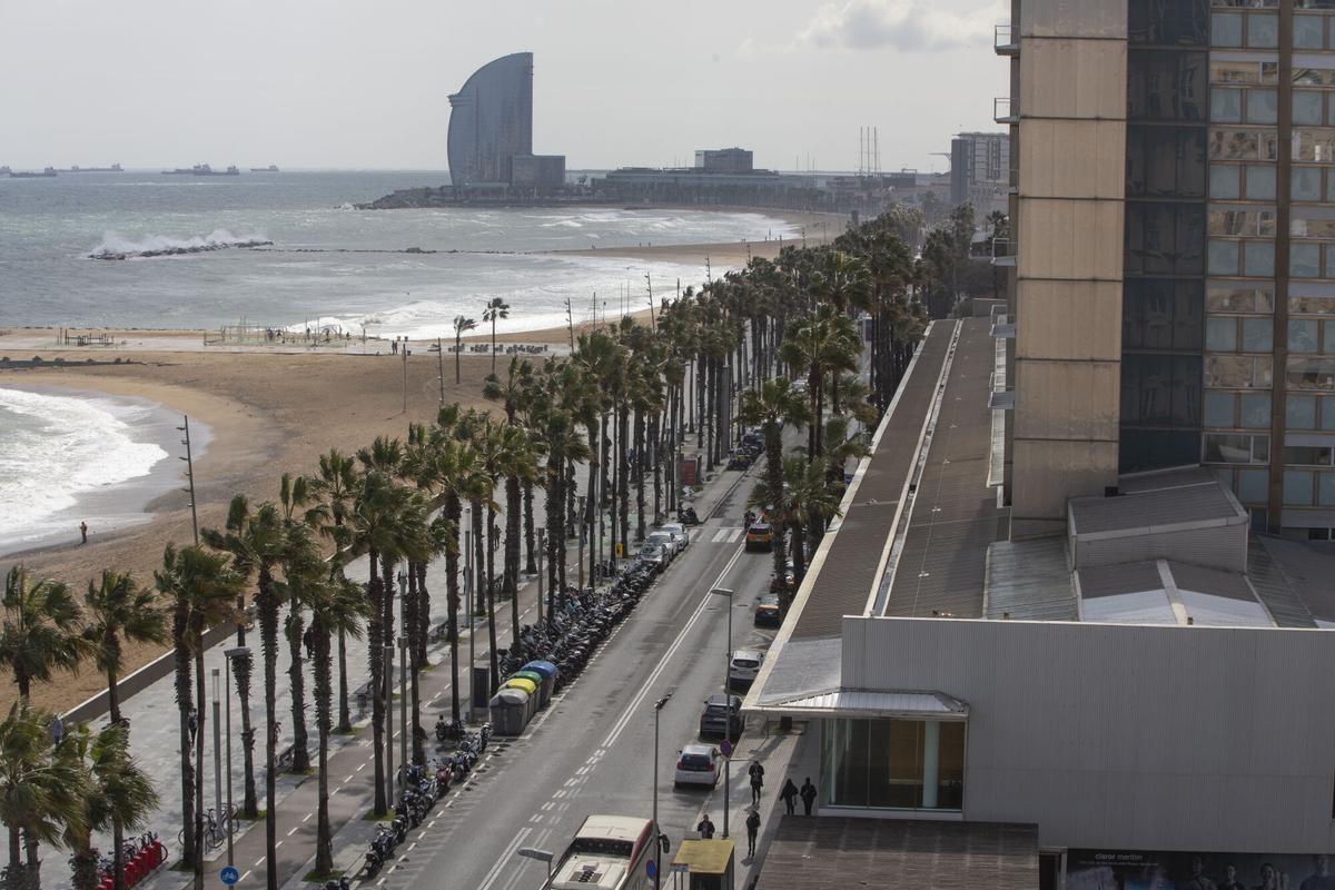 La policia trasllada al mar la recerca del Jimmy, el jove nord-americà desaparegut a Barcelona