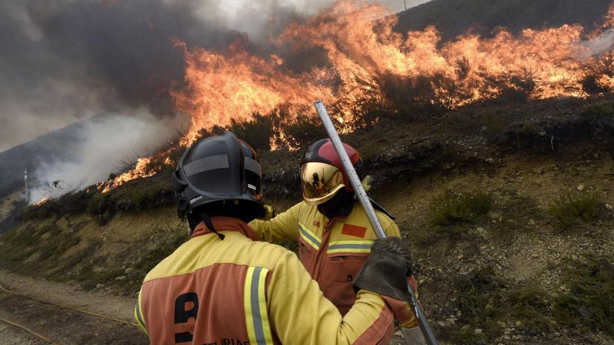 Prendió varios fuegos en Llanes un día con riesgo extremo de incendio, quemaron 23,5 hectáreas y ahora el fiscal pide esta pena