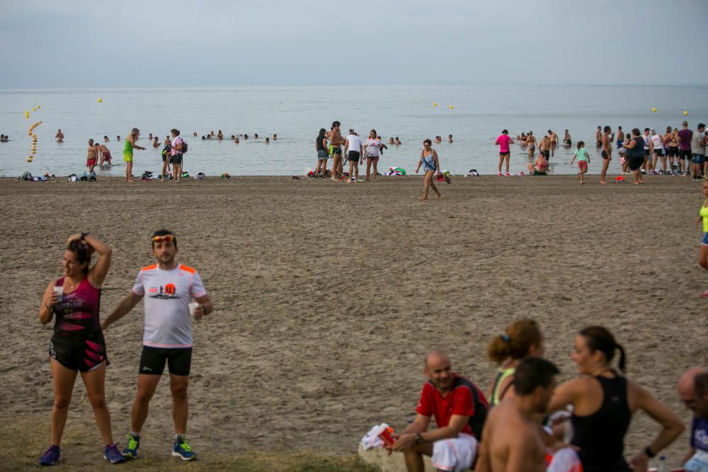 Madrugón festivo y atlético en Santa Pola