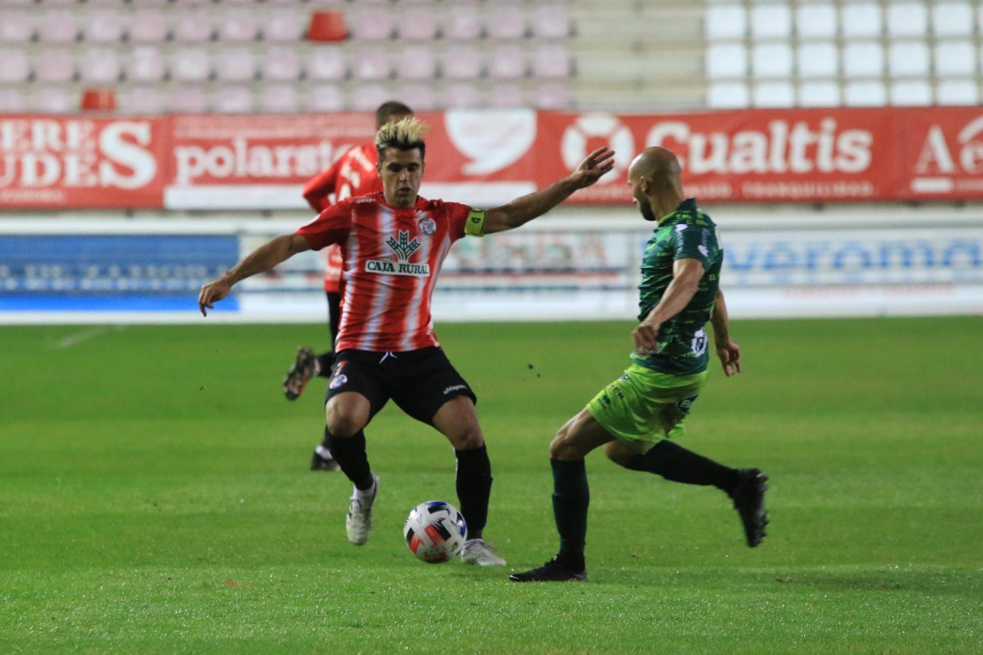 El Zamora CF empata con diez jugadores frente al Guijuelo (2-2)