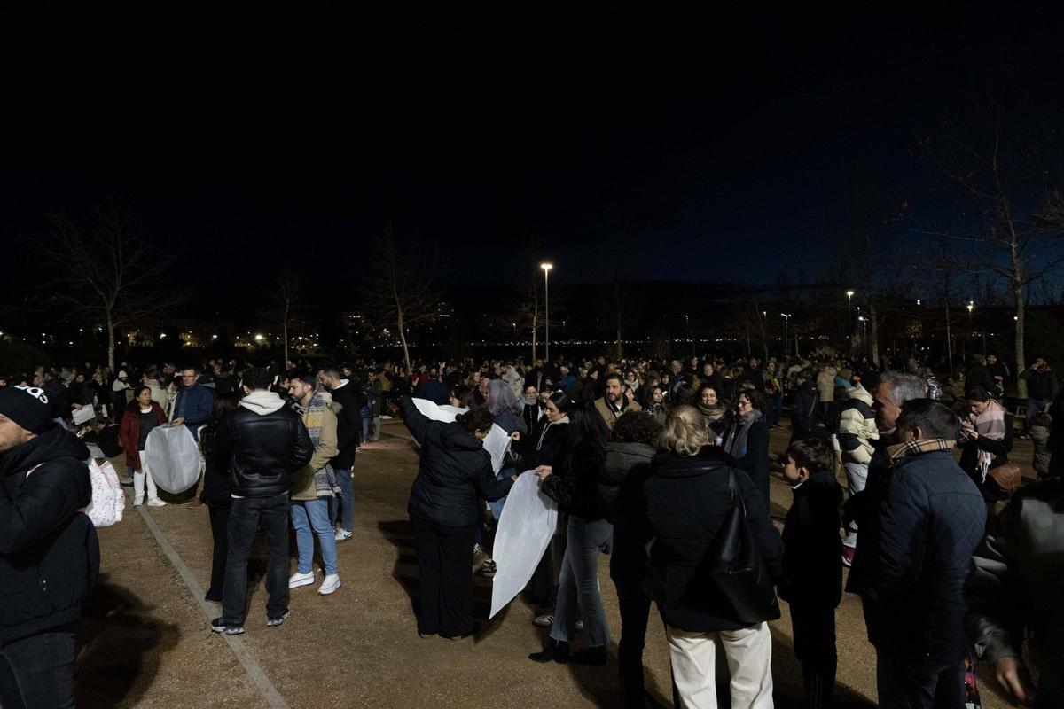 Fotogalería | Badajoz se vuelca un año más con la Noche de los Deseos a orillas del Guadiana