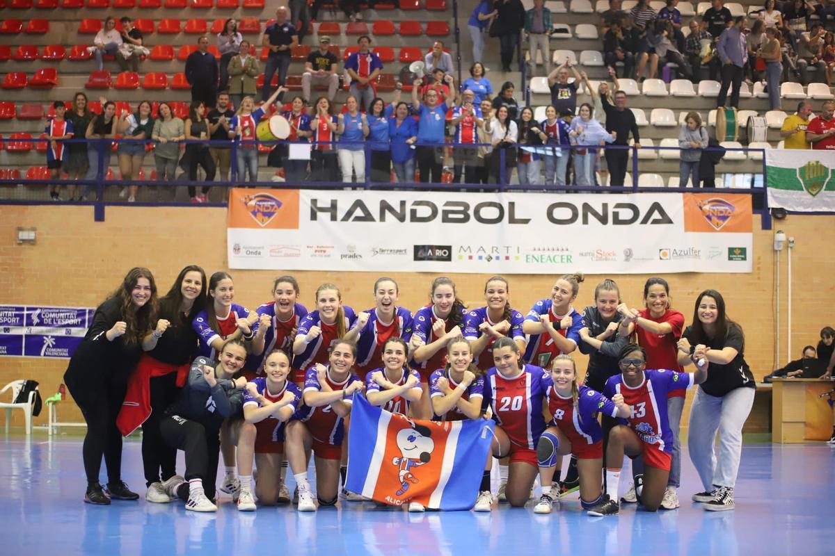 La Fundación Balonmano Agustinos Alicante se colgó la medalla de bronce.