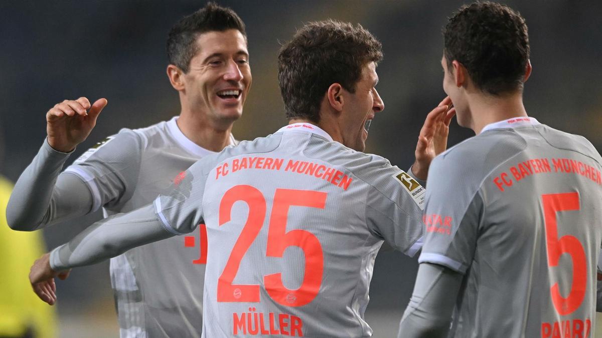 Müller y Lewandowski golean al Arminia