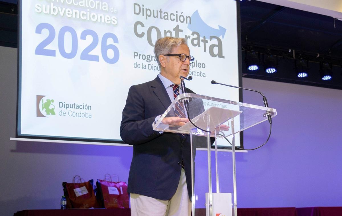 El presidente de la Diputación, Salvador Fuentes, durante el acto de la entrega de material del plan Contrata 2026.