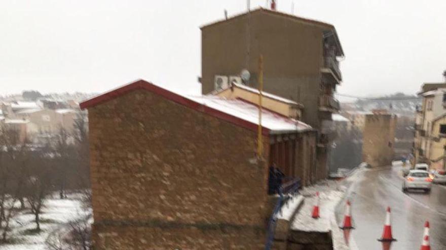 Desalojan a diez familias por un corrimiento de tierras en Alcañiz