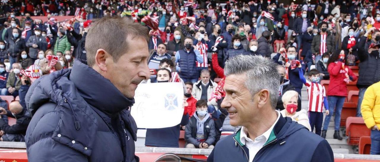 Ramis y Martí se saludan antes del partido.