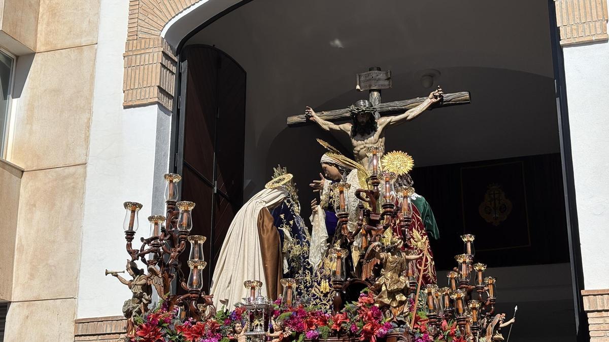 Salida de Salesianos desde su casa hermandad de Capuchinos