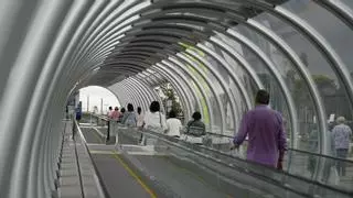 El túnel del HUCA convence a los mayores, pero "se estropea mucho"
