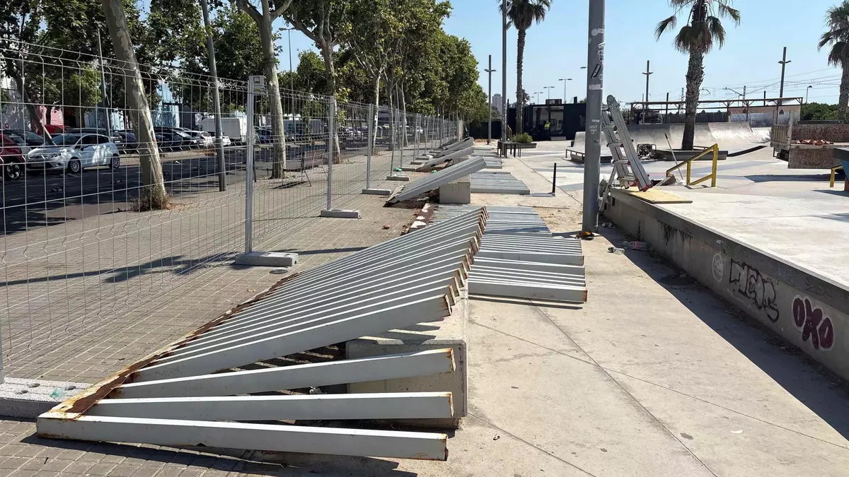 El Ayuntamiento de Badalona instala una nueva valla perimetral en el Skate Ágora