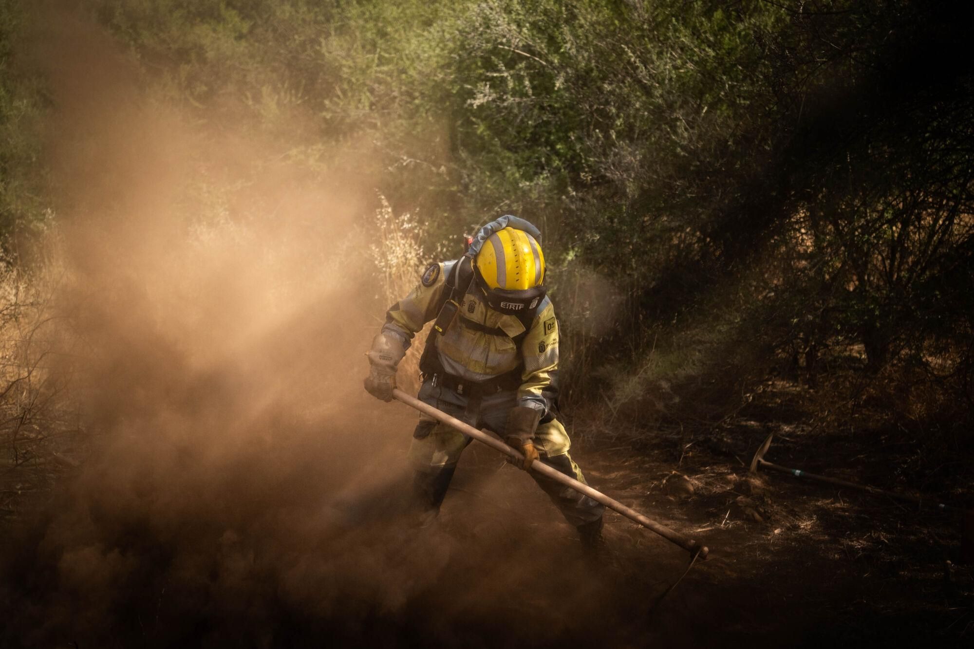 Control del incendio en Tenerife