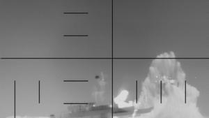 Els EUA intensifiquen el front naval i amb un torpede enfonsen un vaixell iranià