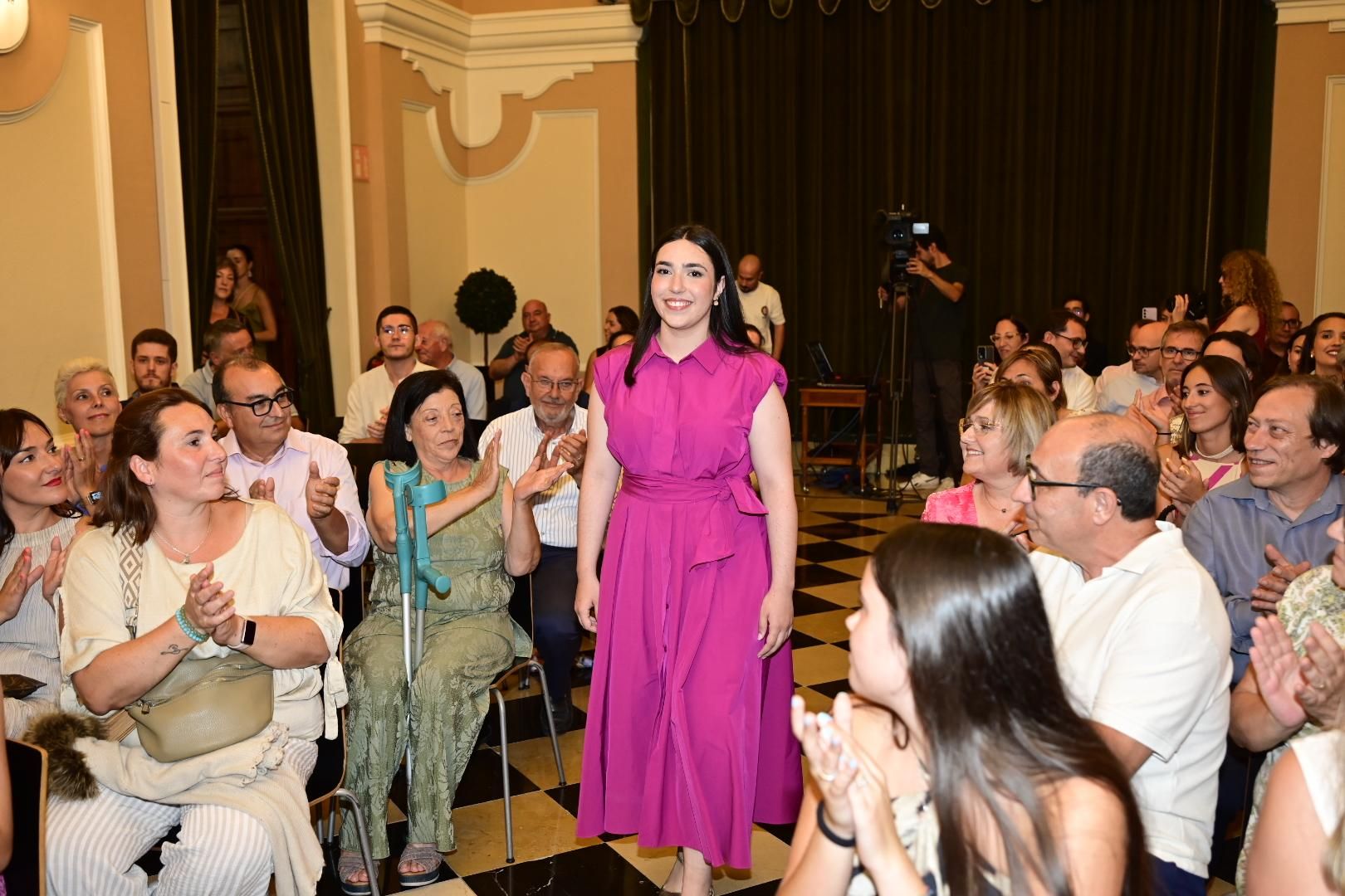 Galería de fotos: Clara Sanz Sobrino y Ana Colón Sastriques, reina y reina infantil de las fiestas de Castelló 2026