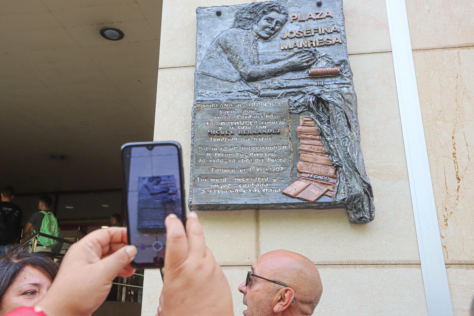 Orihuela le dedica una plaza en homenaje a Josefina Manresa