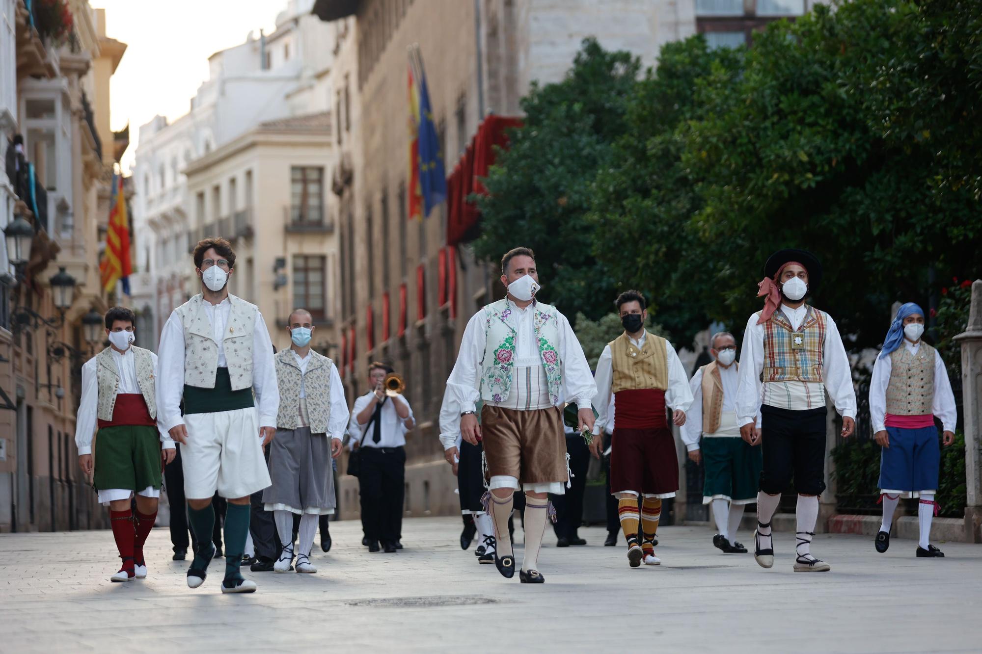 Búscate en el segundo día de Ofrenda por la calle Caballeros (entre las 19.00 y las 20.00 horas)