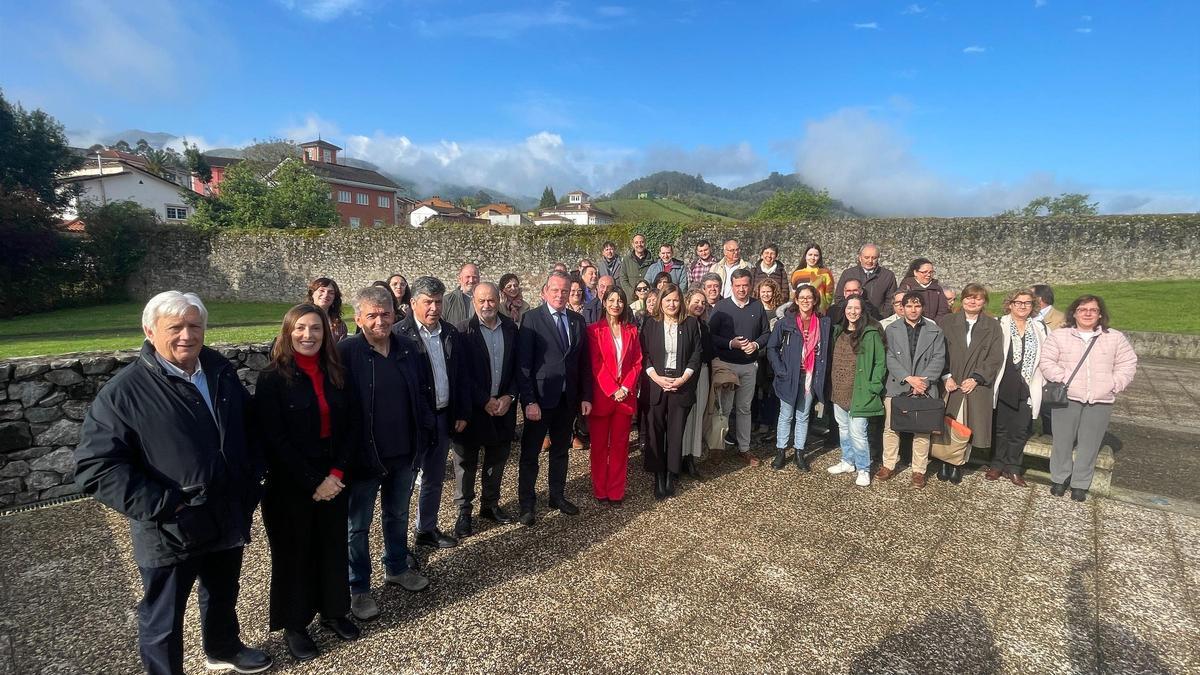 Participantes en la jornada de trabajo interautonómica de Ribera de Arriba.