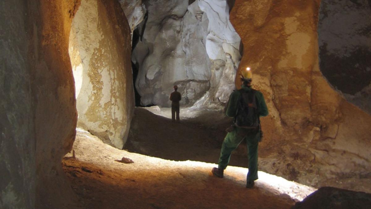 La Cueva del Puerto, 
a 9 km de Calasparra.  L.O.