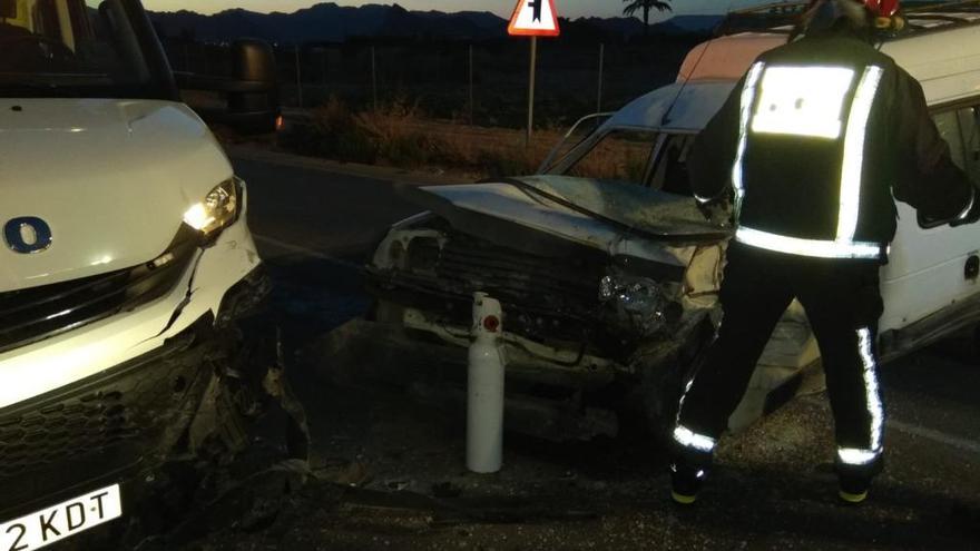 Herido grave tras accidentarse con su coche en Ceutí