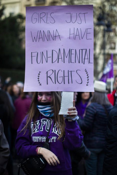 Manifestación del Día de la Mujer en las calles de València