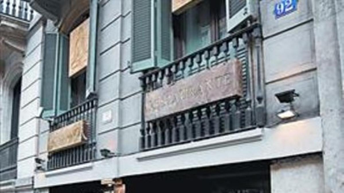 Fachada del restaurante Buda en la calle de Pau Claris, 92.