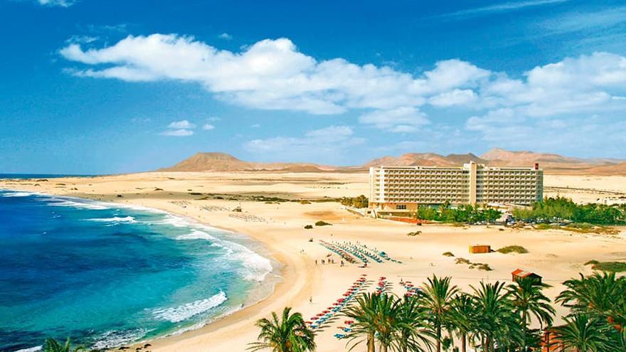 Así es Oliva Beach Fuerteventura, el hotel que el Estado ha ordenado derribar en las Dunas de Corralejo