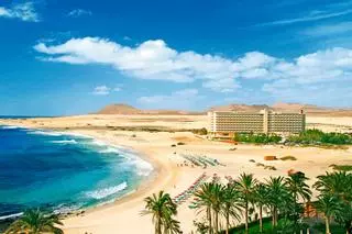Canarias peleará en el Tribunal Constitucional la resolución de derribo del hotel Oliva Beach de las Dunas de Corralejo