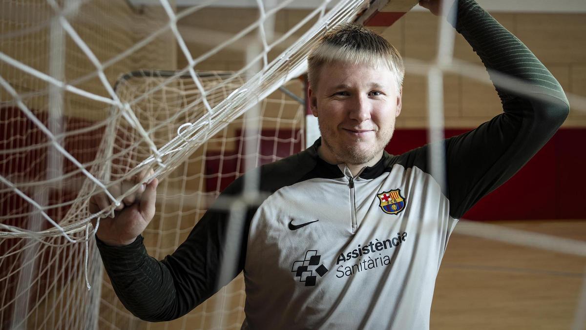 Emil Nielsen en la pista de entrenamiento de la Ciutat Esportiva del FCB